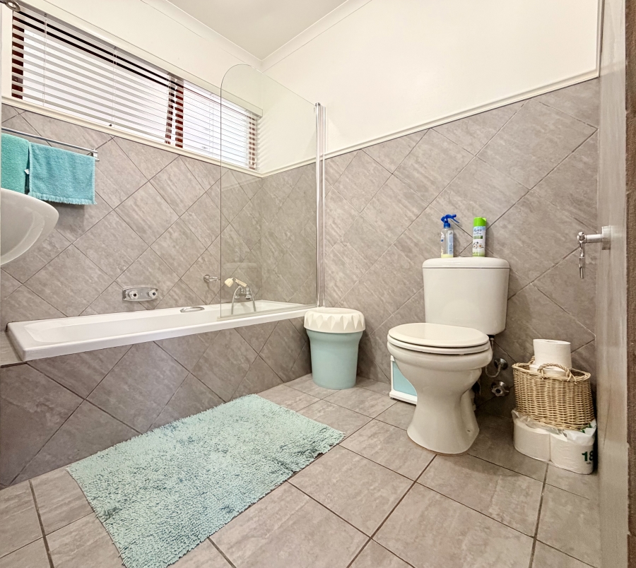 4 Bedroom Property for Sale in Onrus Western Cape